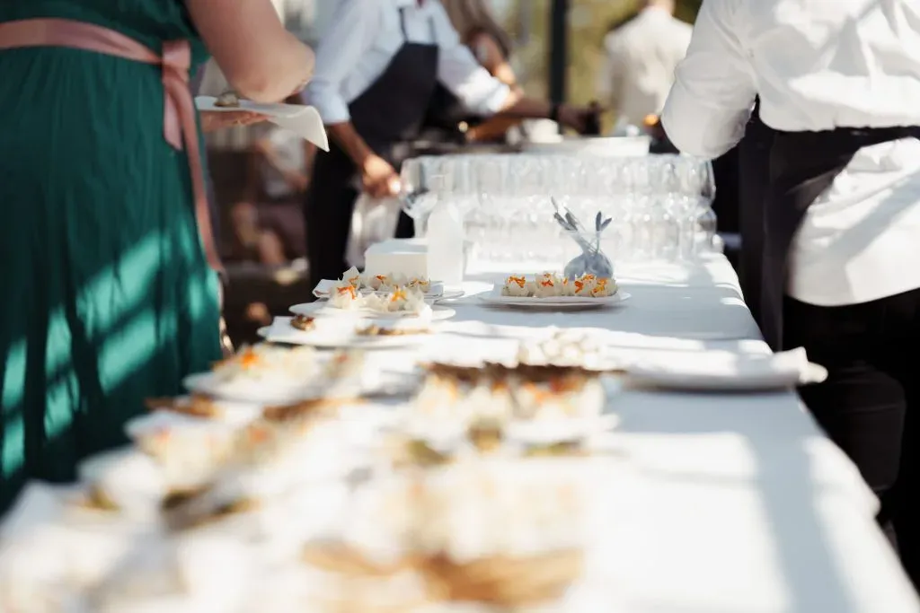 Servering til fest og events